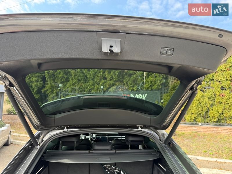 Внедорожник / Кроссовер Audi Q8 2018 в Киеве