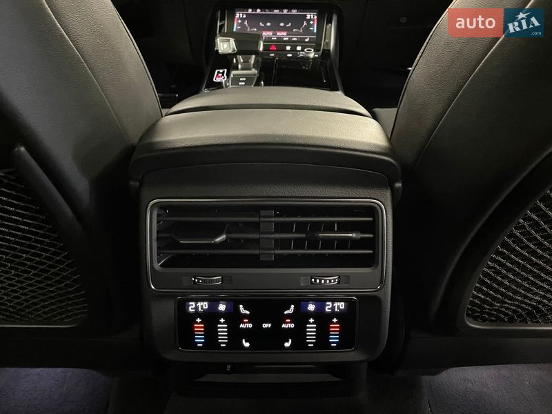 Внедорожник / Кроссовер Audi Q8 2023 в Львове