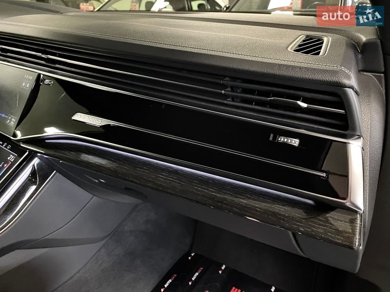 Внедорожник / Кроссовер Audi Q8 2023 в Львове