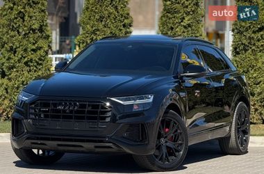 Внедорожник / Кроссовер Audi Q8 2021 в Киеве