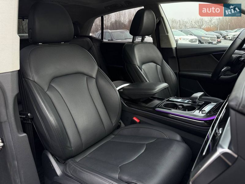 Позашляховик / Кросовер Audi Q8 2019 в Рівному
