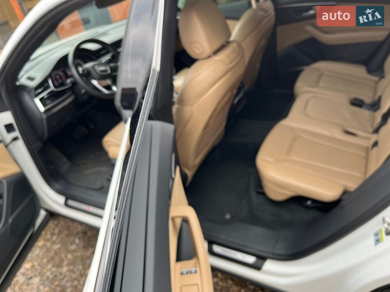 Позашляховик / Кросовер Audi Q8 2019 в Ковелі