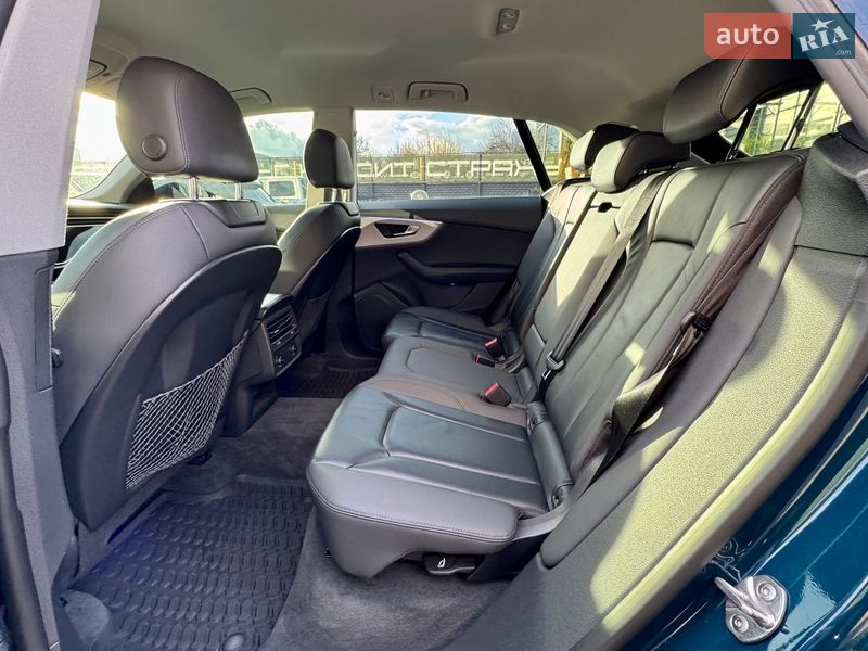 Внедорожник / Кроссовер Audi Q8 2018 в Киеве