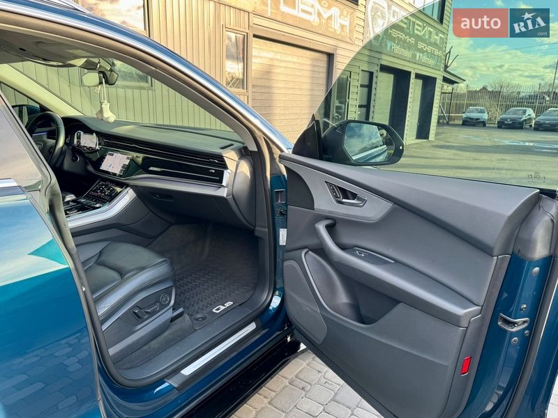 Внедорожник / Кроссовер Audi Q8 2018 в Киеве