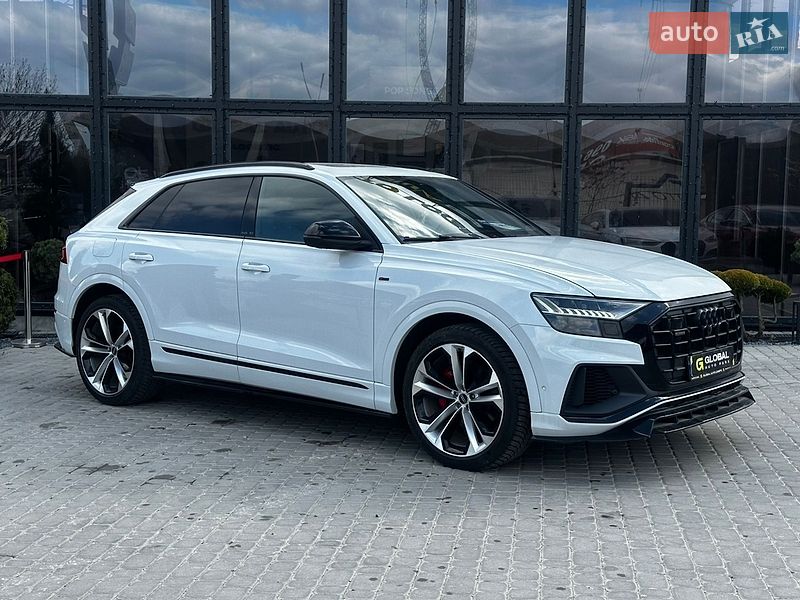 Позашляховик / Кросовер Audi Q8 2021 в Львові