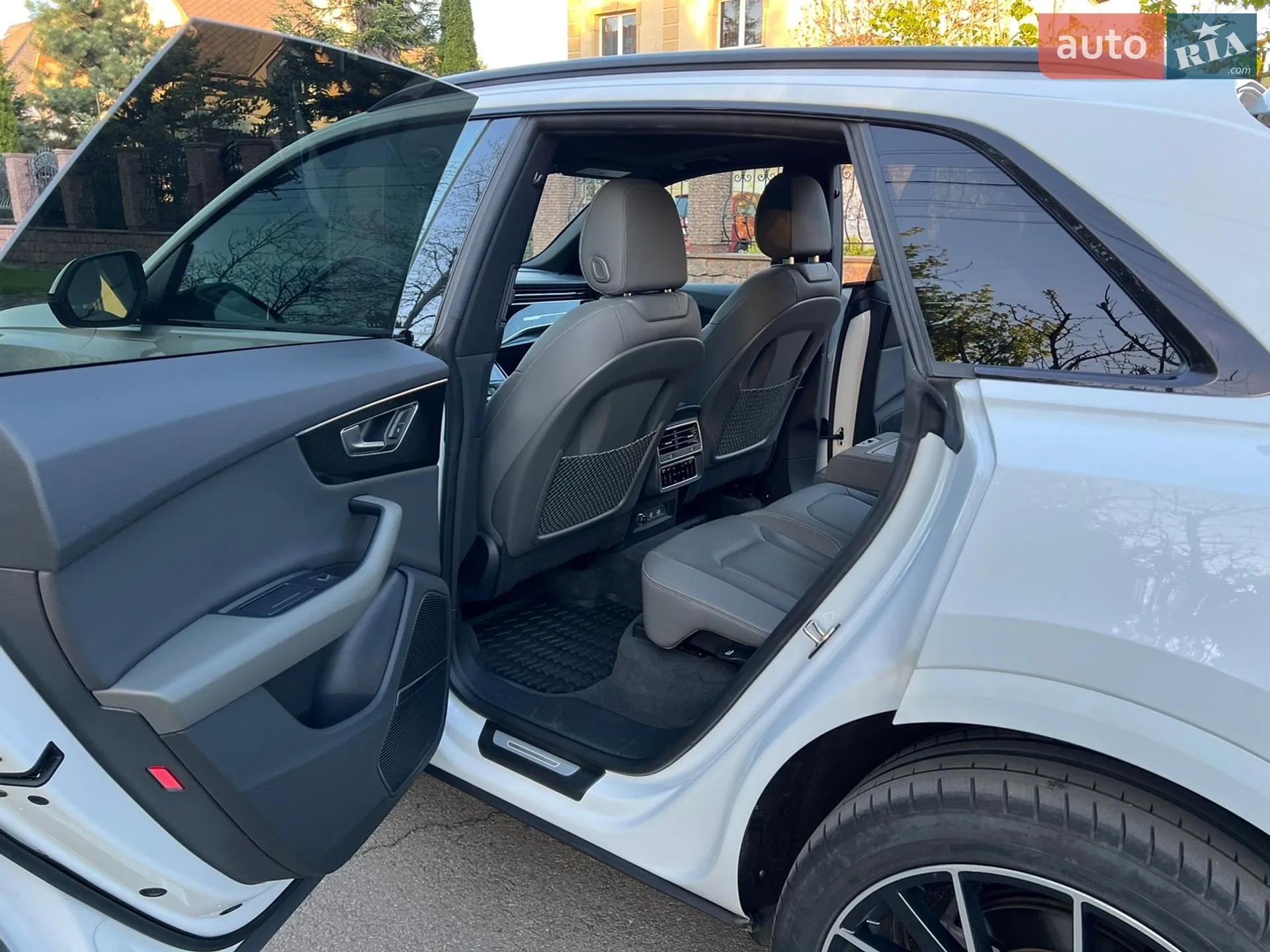 2019 Audi Q8 - мініатюра 11
