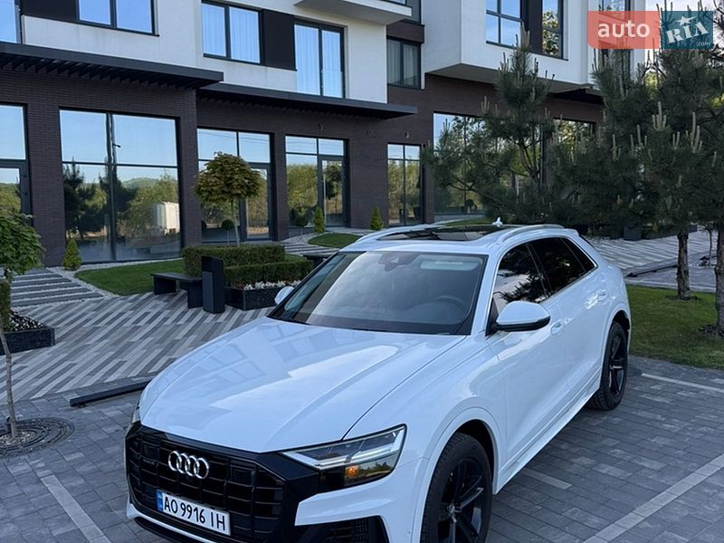 Внедорожник / Кроссовер Audi Q8 2018 в Ужгороде