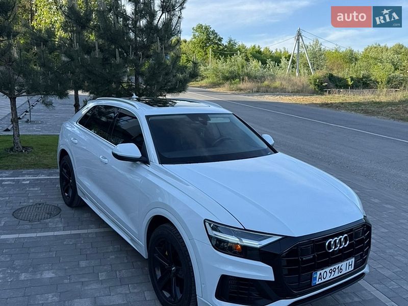 Внедорожник / Кроссовер Audi Q8 2018 в Ужгороде