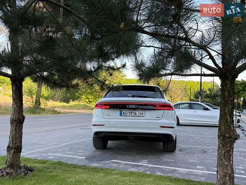 Внедорожник / Кроссовер Audi Q8 2018 в Ужгороде