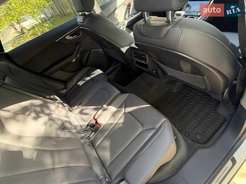Внедорожник / Кроссовер Audi Q8 2018 в Ужгороде