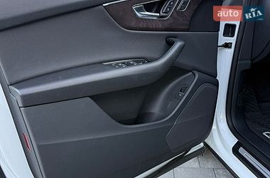 Внедорожник / Кроссовер Audi Q8 2018 в Ужгороде