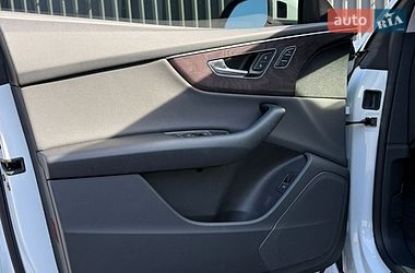 Внедорожник / Кроссовер Audi Q8 2018 в Ужгороде