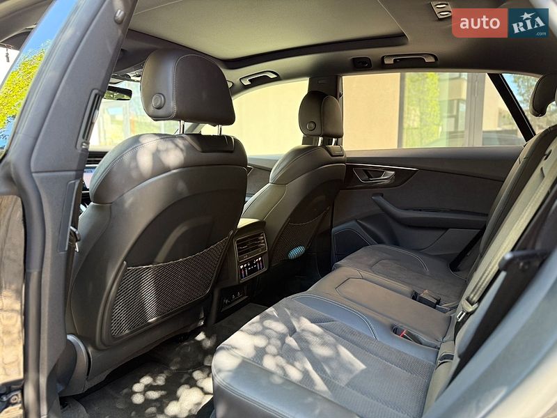 Внедорожник / Кроссовер Audi Q8 2025 в Львове