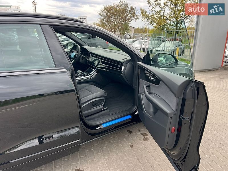 Внедорожник / Кроссовер Audi Q8 2026 в Полтаве