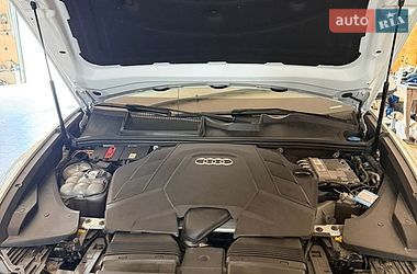 Внедорожник / Кроссовер Audi Q8 2018 в Ужгороде