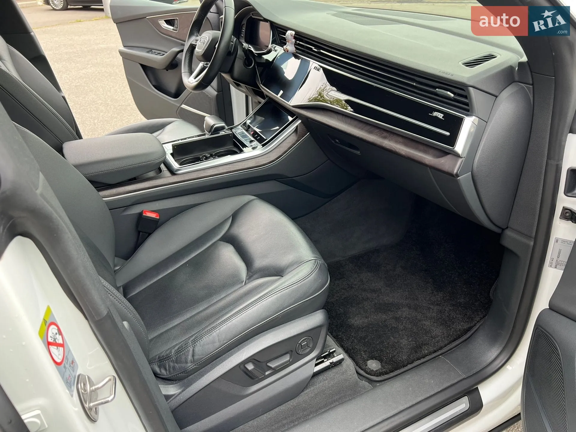 2019 Audi Q8 - мініатюра 18
