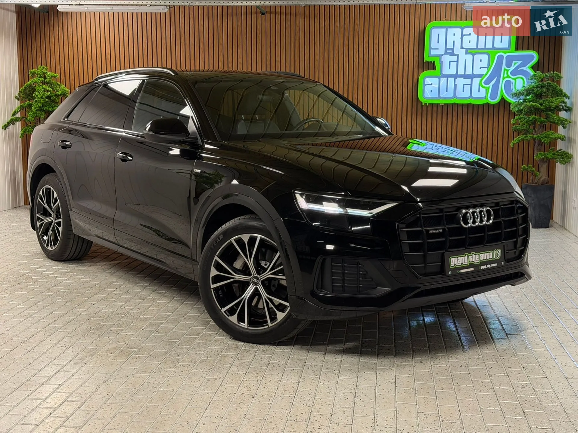 2020 Audi Q8 - фото 1