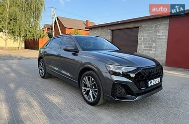 Позашляховик / Кросовер Audi Q8 2024 в Дніпрі