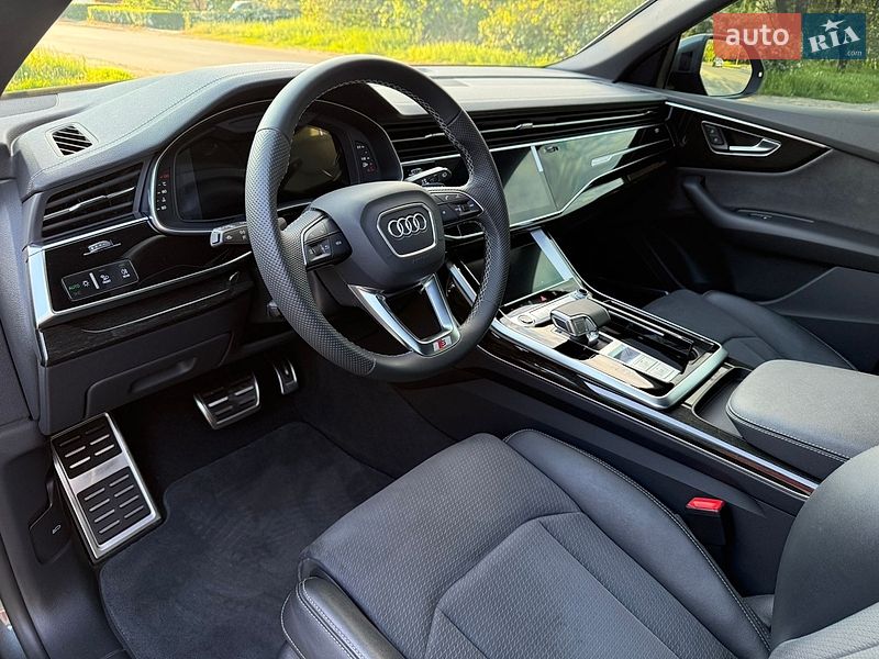 Позашляховик / Кросовер Audi Q8 2024 в Дніпрі