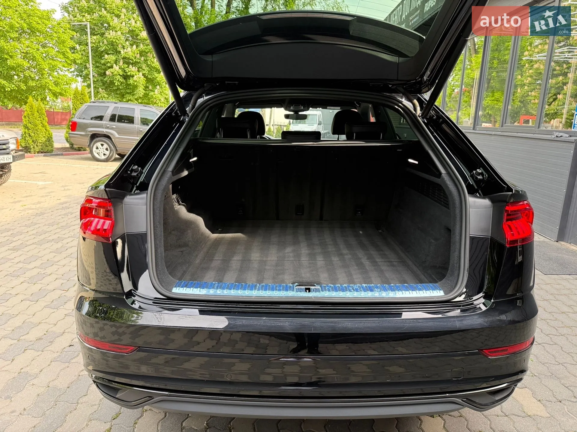 2019 Audi Q8 - мініатюра 23