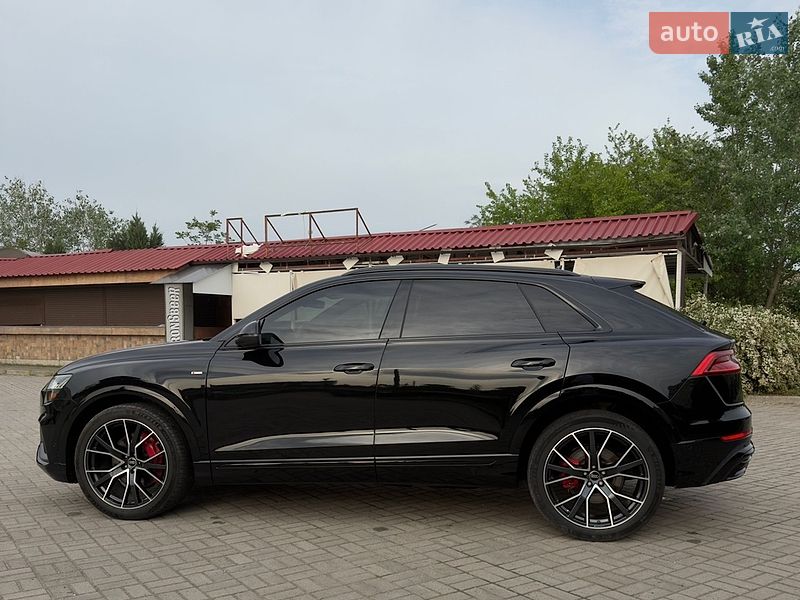Позашляховик / Кросовер Audi Q8 2022 в Запоріжжі