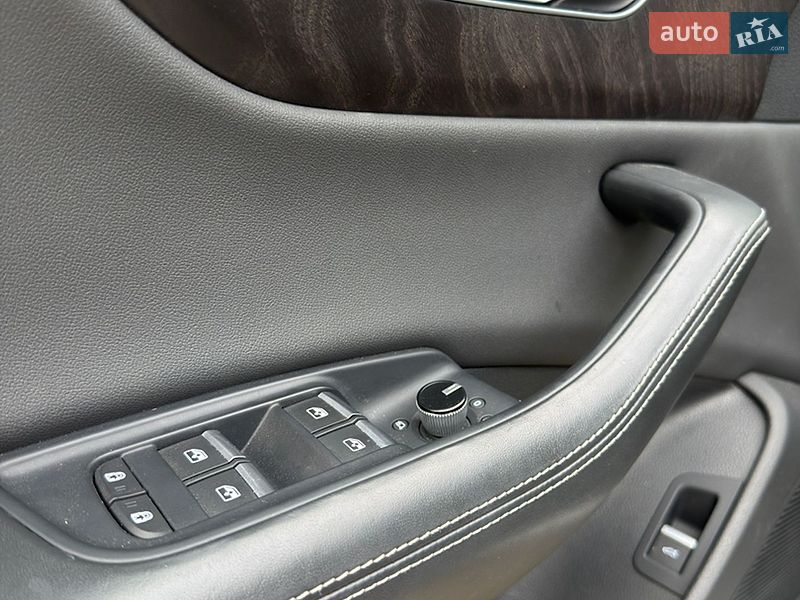 Позашляховик / Кросовер Audi Q8 2022 в Запоріжжі