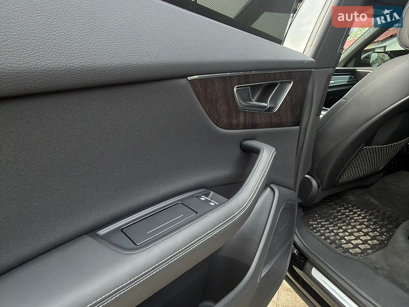 Позашляховик / Кросовер Audi Q8 2022 в Запоріжжі