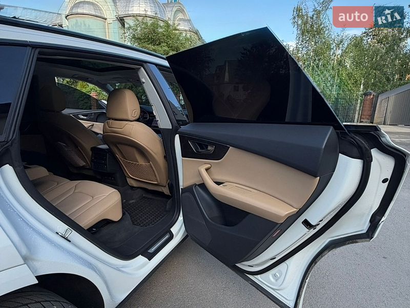 Внедорожник / Кроссовер Audi Q8 2023 в Коломые