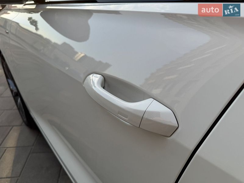 Позашляховик / Кросовер Audi Q8 2023 в Києві