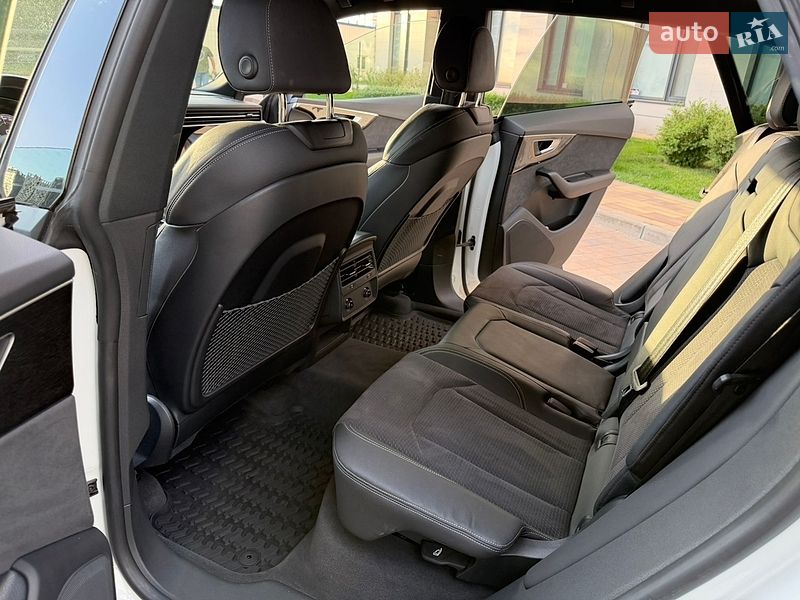 Позашляховик / Кросовер Audi Q8 2023 в Києві