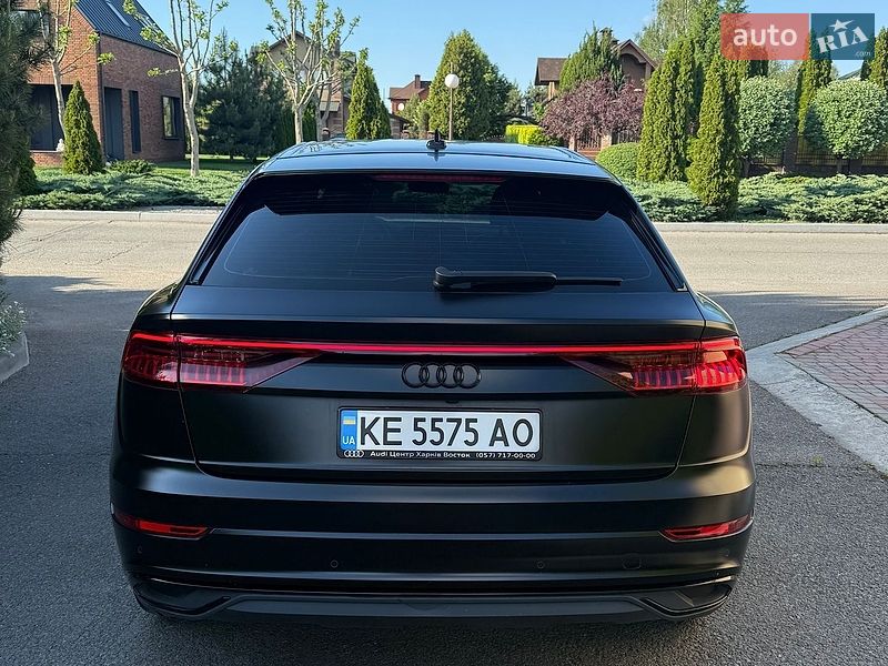 Позашляховик / Кросовер Audi Q8 2021 в Дніпрі