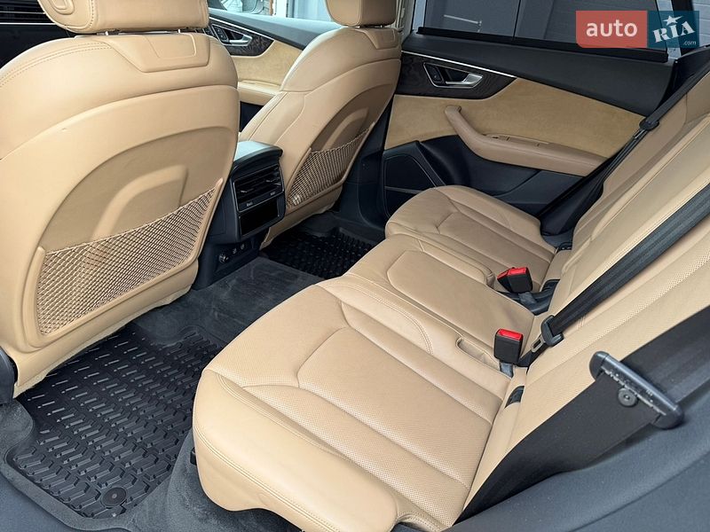 Позашляховик / Кросовер Audi Q8 2019 в Києві