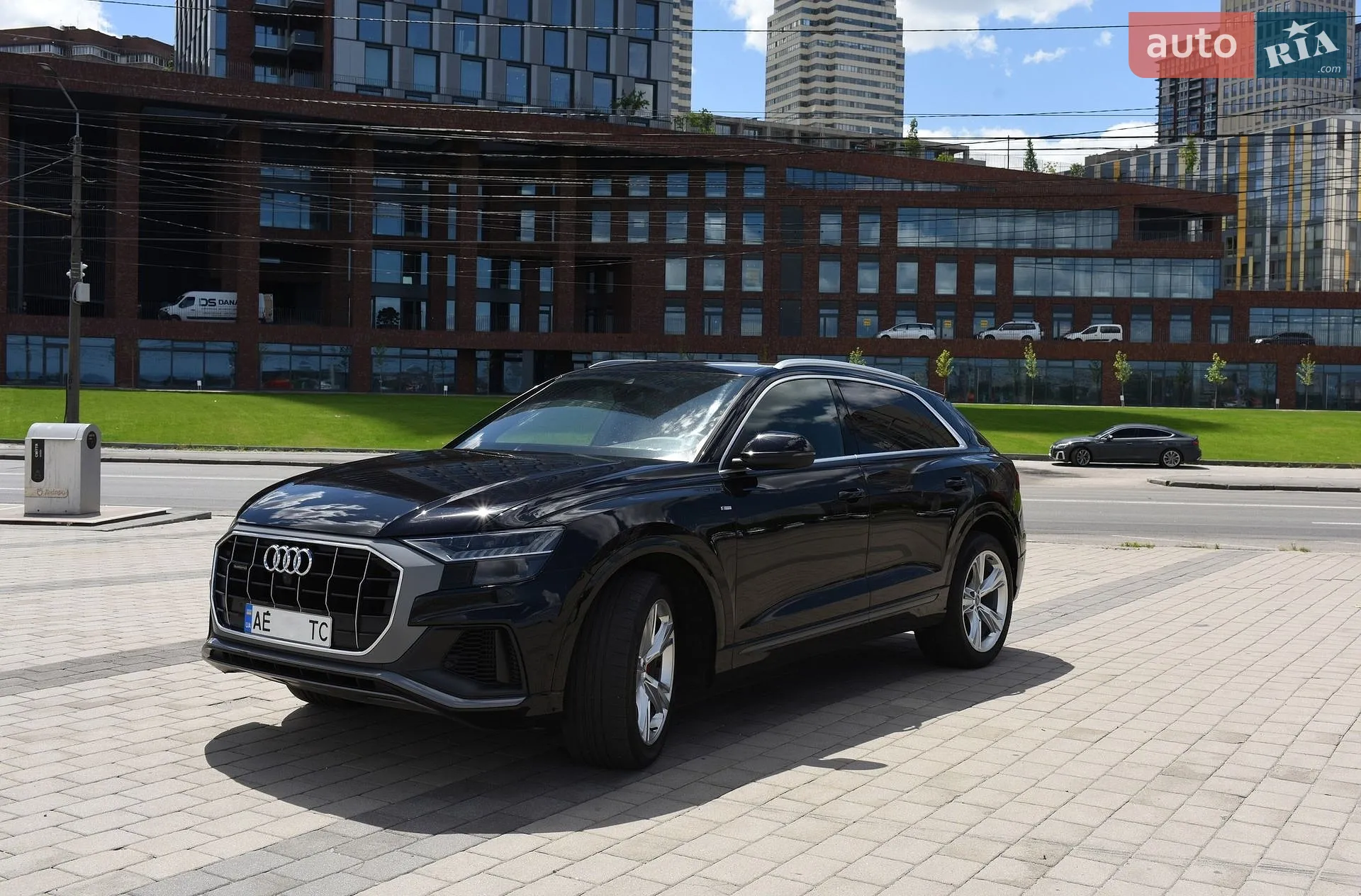 2019 Audi Q8 - мініатюра 4