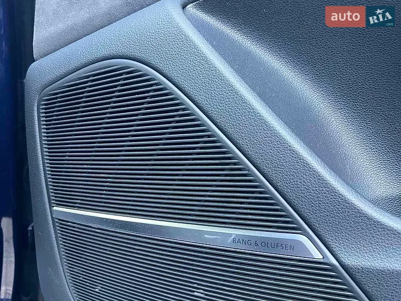 Audi Q8 2019 VIN WAUZZZF17LD003392 фото оголошення 10 з 46