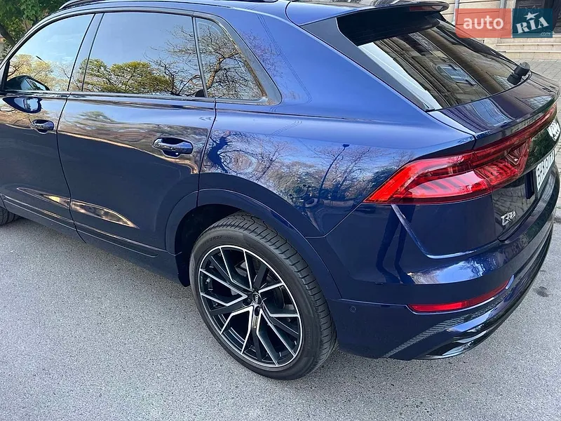 Audi Q8 2019 VIN WAUZZZF17LD003392 фото оголошення 4 з 46