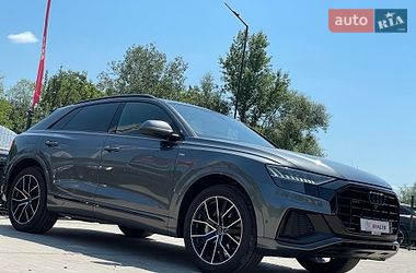Внедорожник / Кроссовер Audi Q8 2020 в Бердичеве