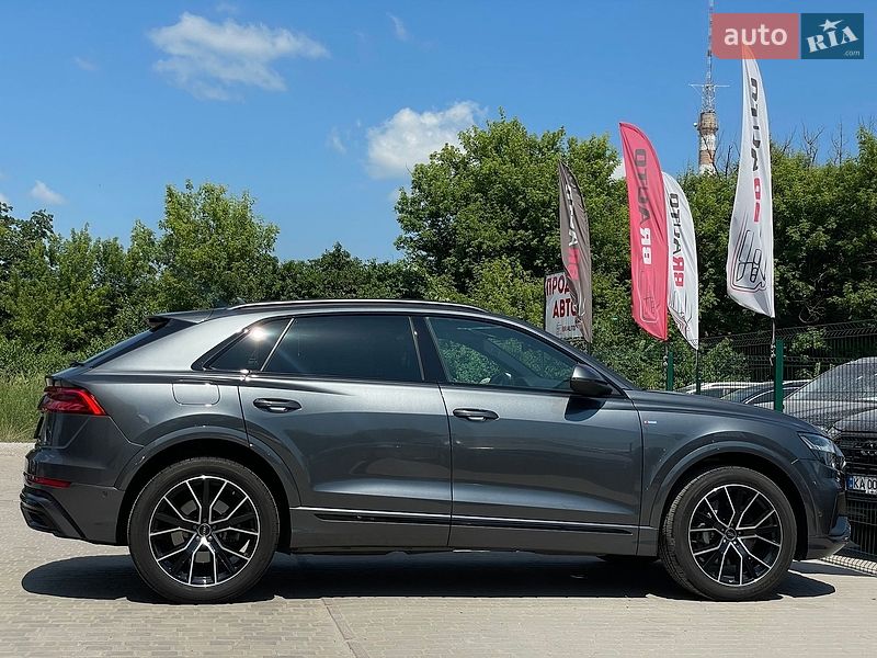 Внедорожник / Кроссовер Audi Q8 2020 в Бердичеве