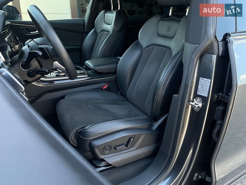 Внедорожник / Кроссовер Audi Q8 2020 в Бердичеве