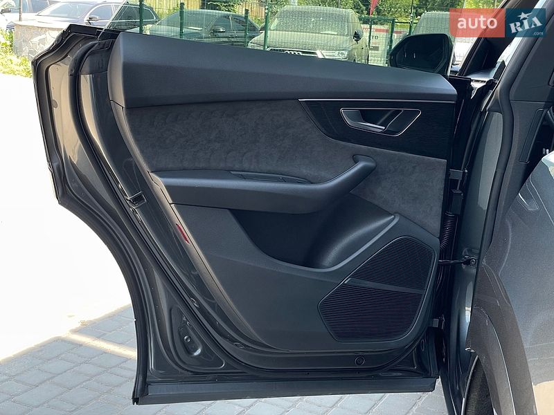 Внедорожник / Кроссовер Audi Q8 2020 в Бердичеве