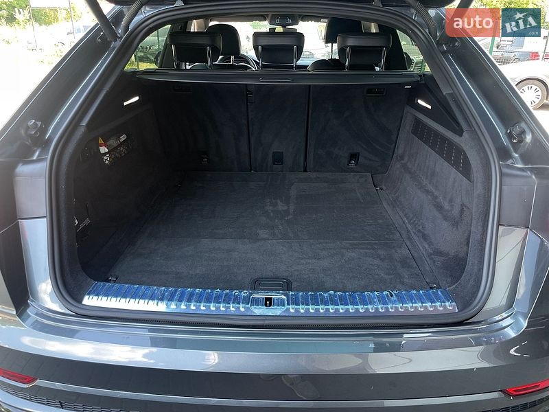 Внедорожник / Кроссовер Audi Q8 2020 в Бердичеве