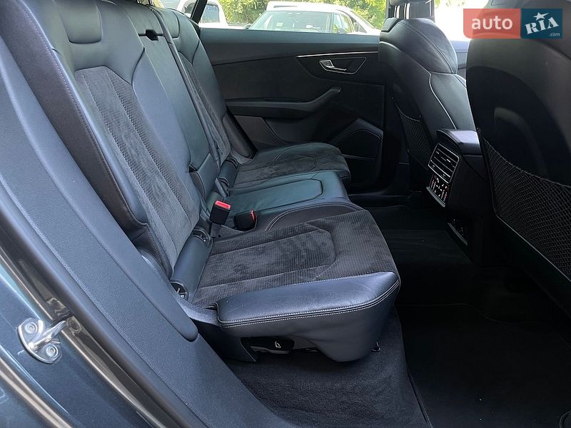 Внедорожник / Кроссовер Audi Q8 2020 в Бердичеве