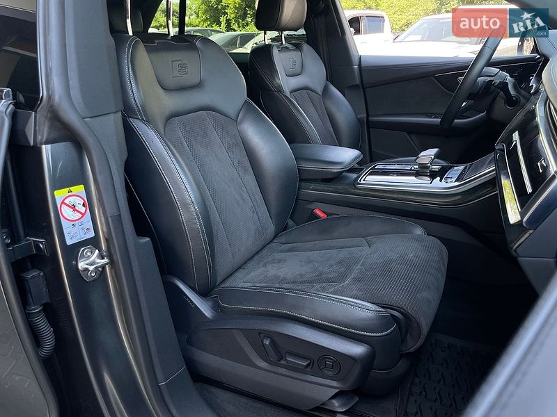 Внедорожник / Кроссовер Audi Q8 2020 в Бердичеве