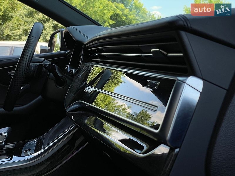 Внедорожник / Кроссовер Audi Q8 2020 в Бердичеве
