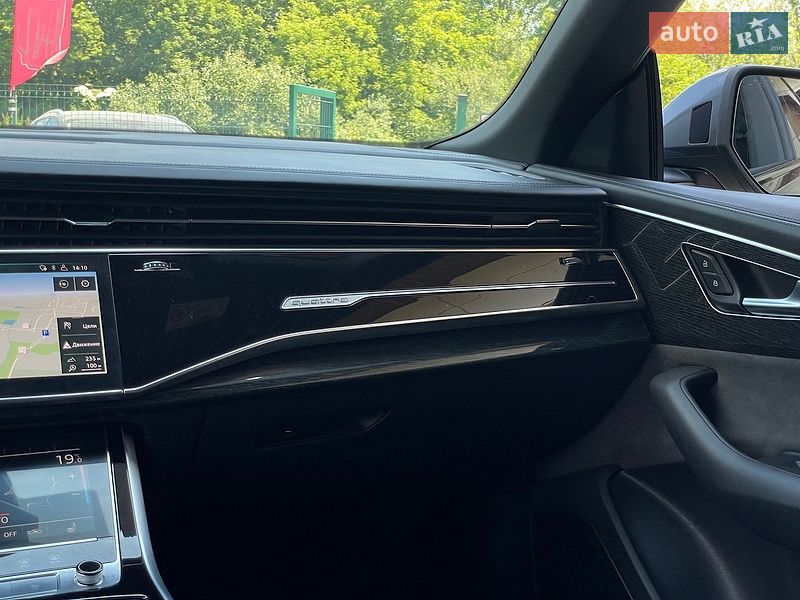 Внедорожник / Кроссовер Audi Q8 2020 в Бердичеве