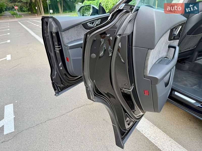 Внедорожник / Кроссовер Audi Q8 2021 в Киеве