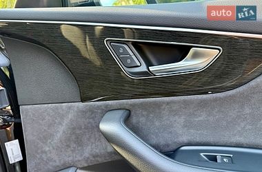 Внедорожник / Кроссовер Audi Q8 2021 в Киеве