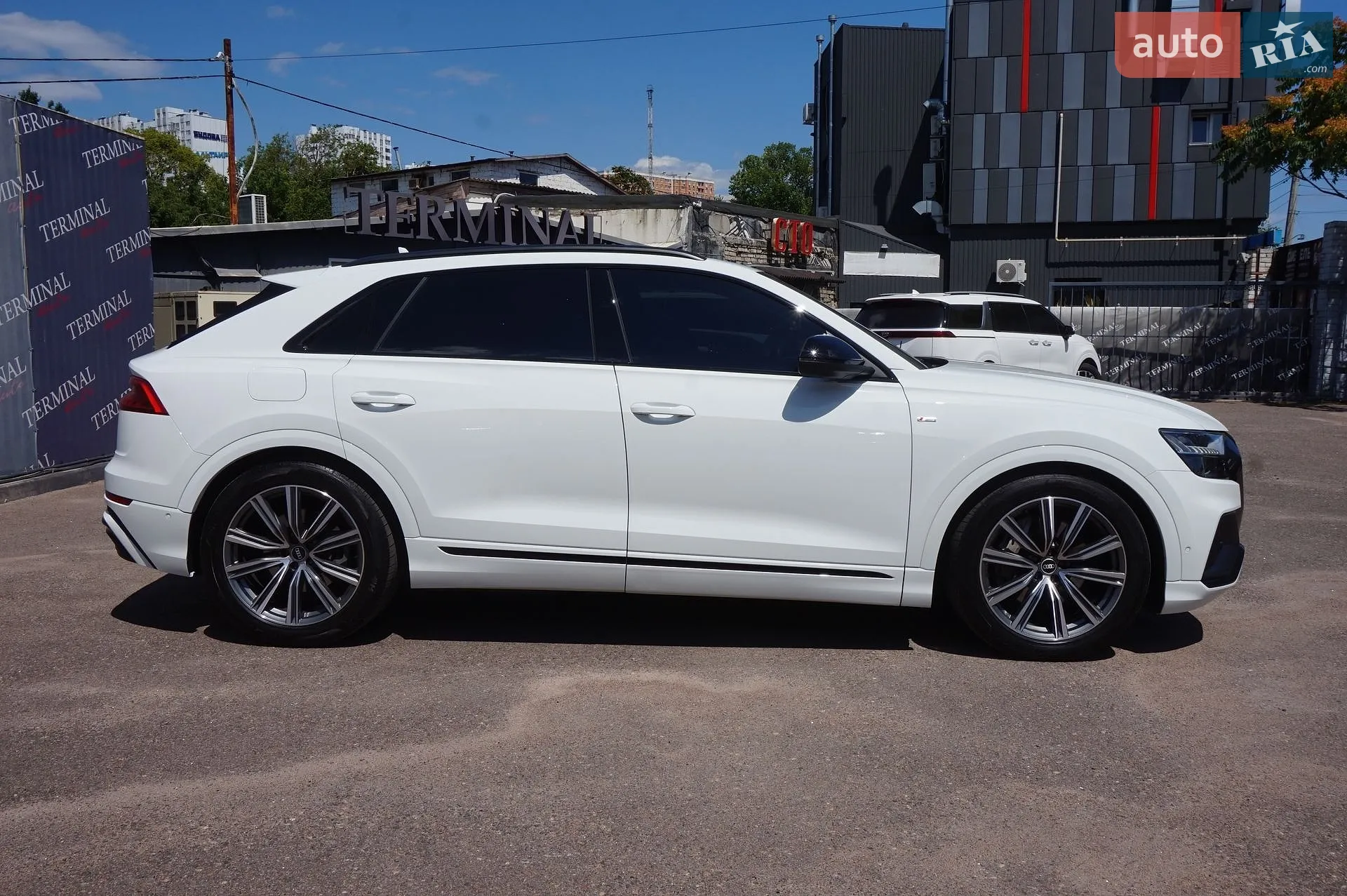 2021 Audi Q8 - мініатюра 5