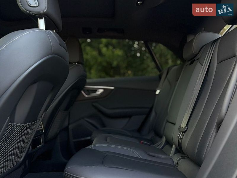 Позашляховик / Кросовер Audi Q8 2020 в Дніпрі