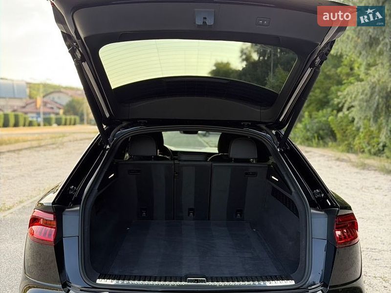 Позашляховик / Кросовер Audi Q8 2020 в Дніпрі