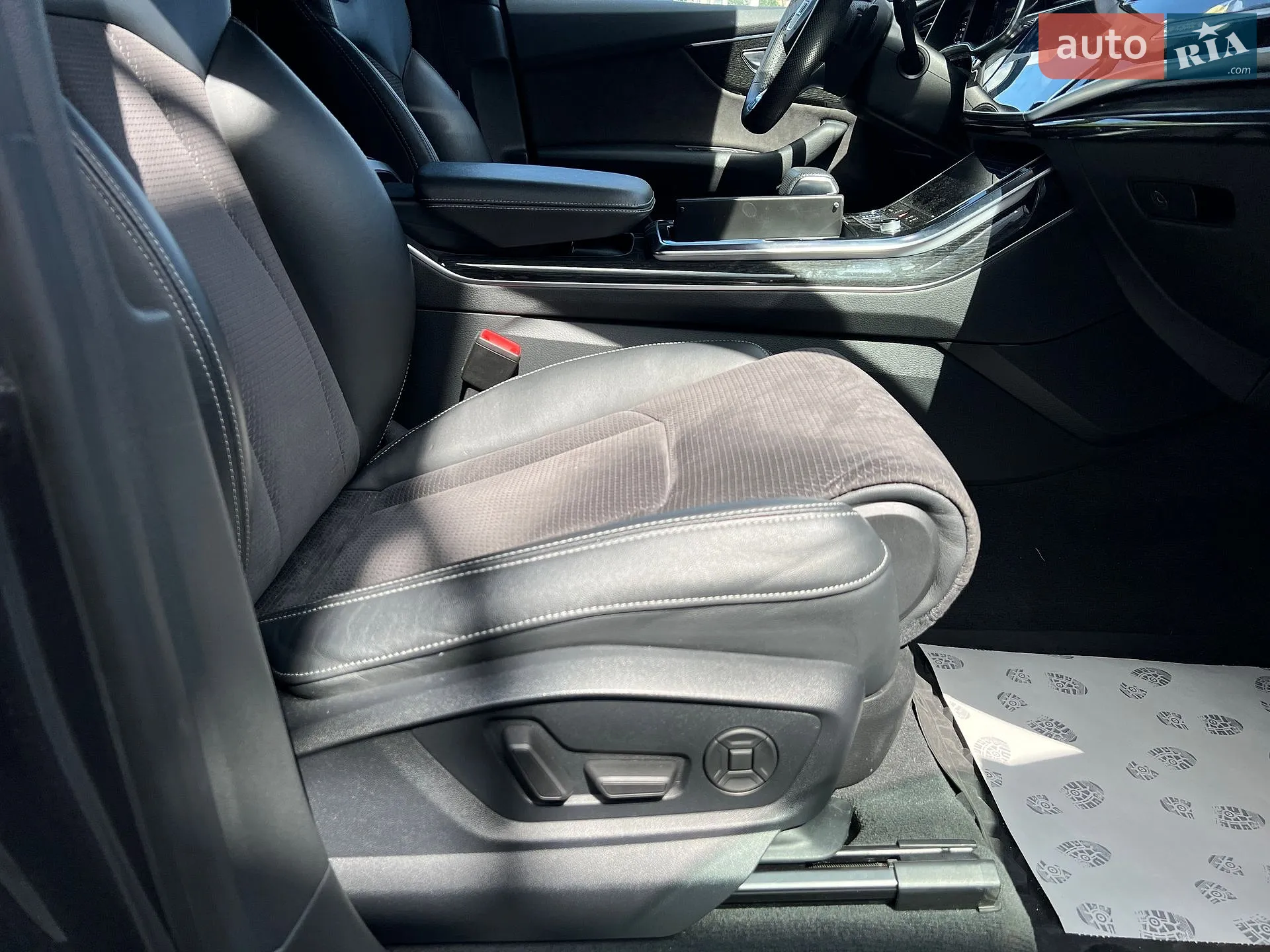 Audi Q8 2019 VIN WAUZZZF17KD043695 фото оголошення 25 з 41